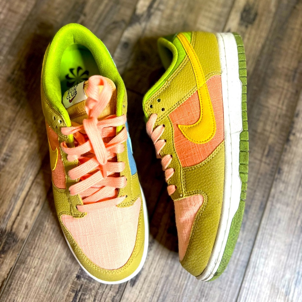 Nike Men Dunk Low Retro, Sz 8.5 Men, worn once, orange, gold, and green colors